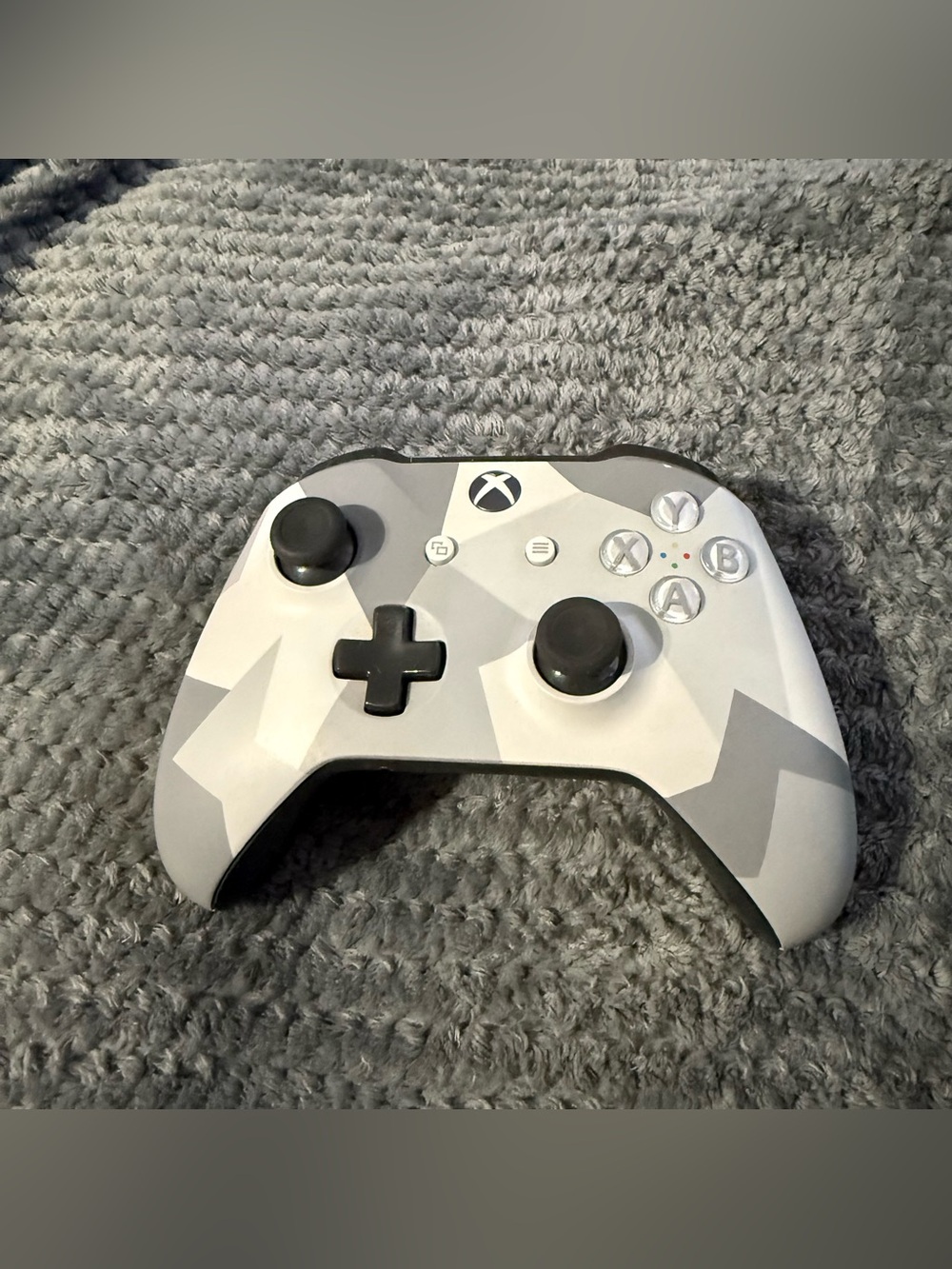 Xbox One X / Series X Special Edition Wireless Controller ‘Winter Forces’